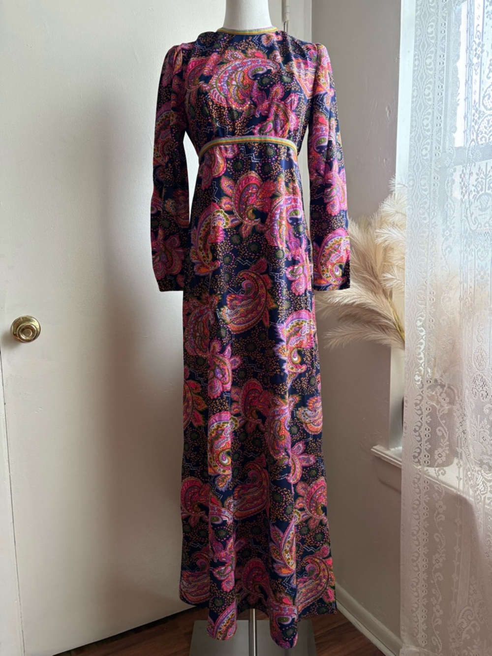 Vintage 60s 70s‎ paisley printed long sleeve maxi dress